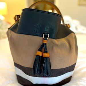 Classic Burberry Canvas bucket bag